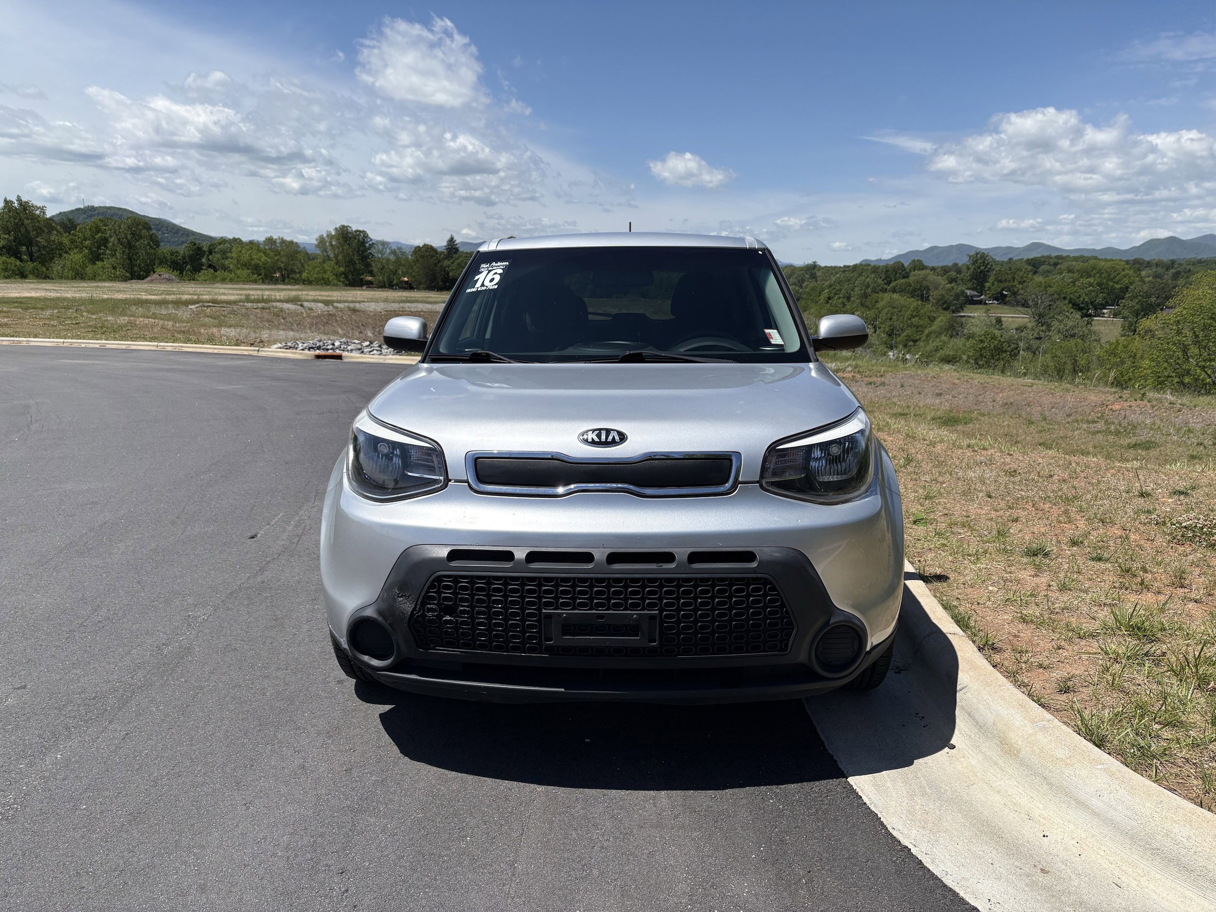 Used 2016 Kia Soul FWD image 2