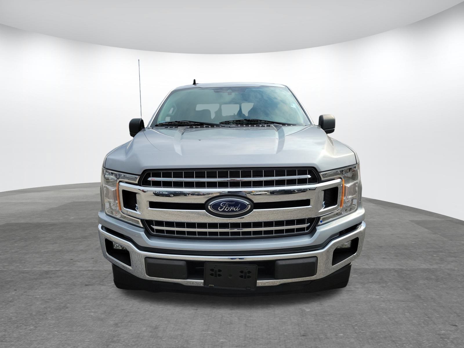 Used 2020 Ford F150 XLT w/ Equipment Group 302A Luxury RWD image 2
