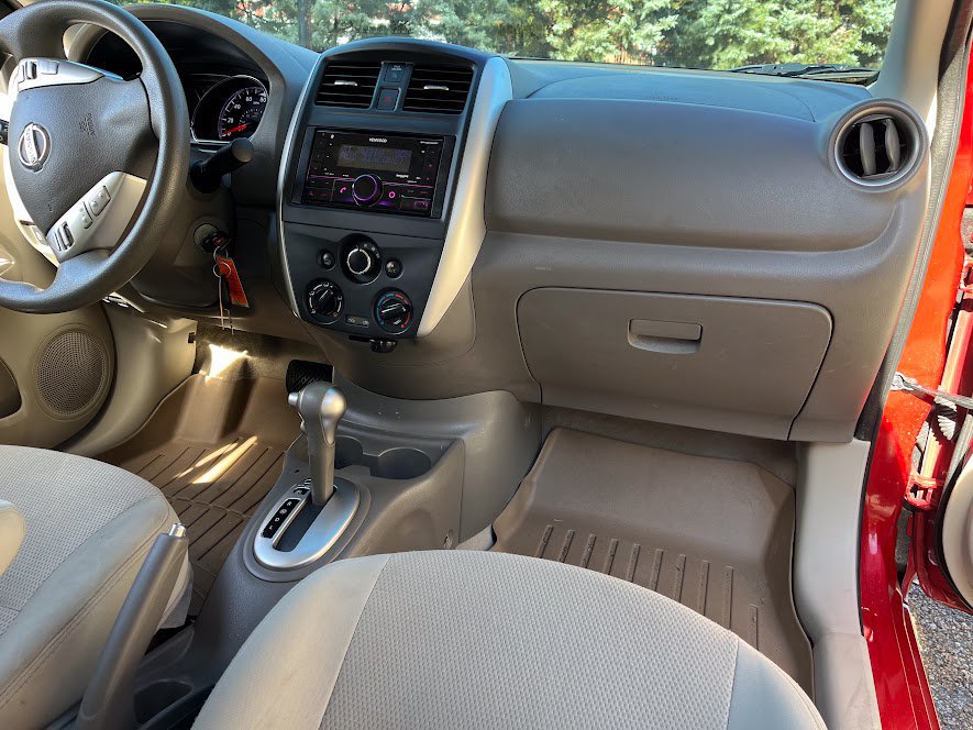 Used 2015 Nissan Versa SV FWD image 35