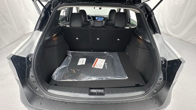 New 2026 Nissan Kicks SR w/ Cold Weather Package AWD/4WD image 15