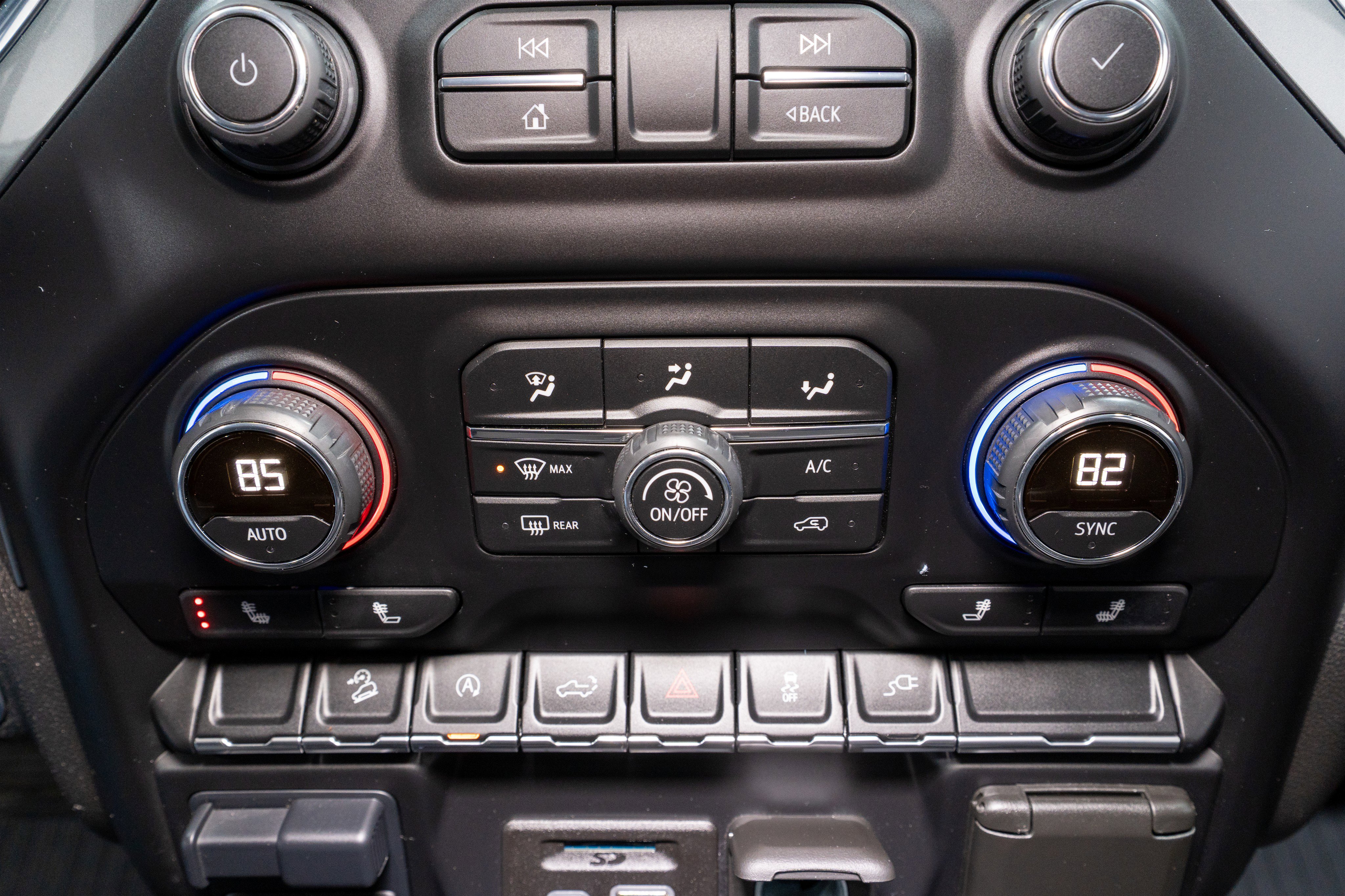 Used 2020 Chevrolet Silverado 1500 LT w/ All-Star Edition image 22