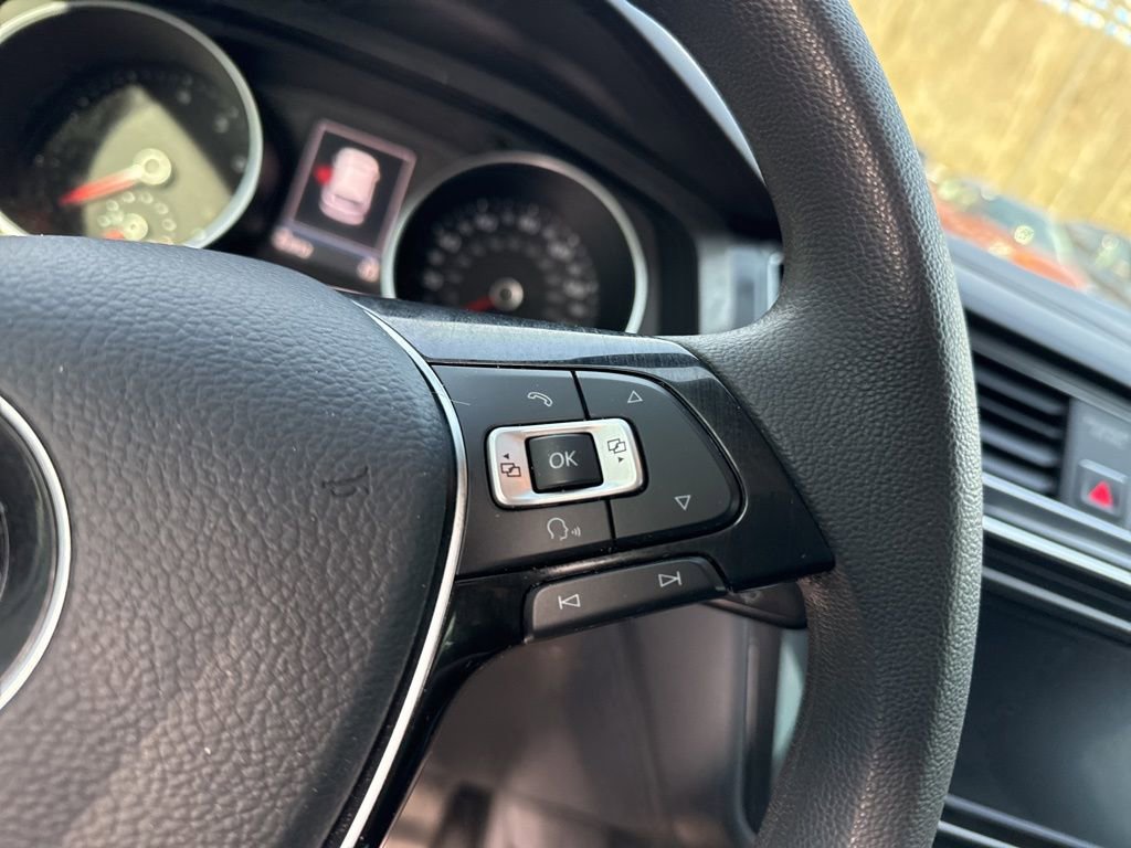 Used 2018 Volkswagen Tiguan S image 19