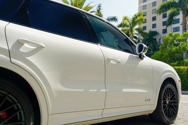 Used 2022 Porsche Cayenne GTS AWD/4WD image 29