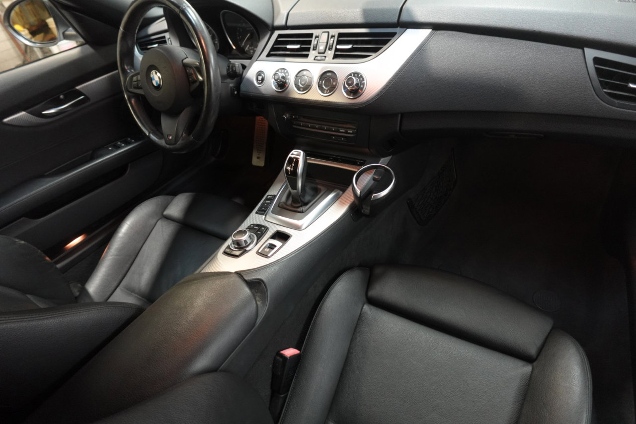 Used 2012 BMW Z4 sDrive35i w/ M Sport Pkg image 11