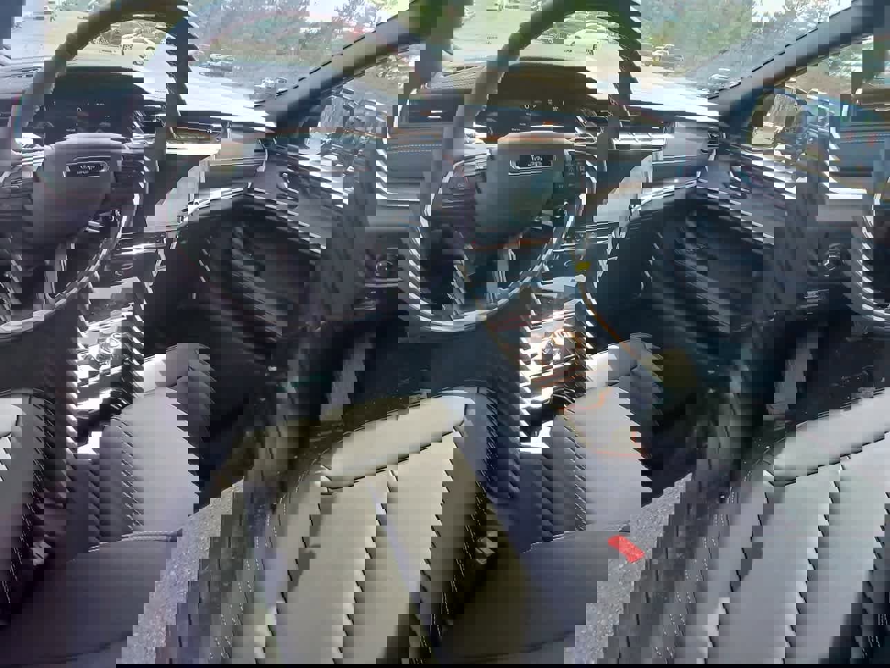 New 2026 Jeep Grand Cherokee Limited w/ Limited Altitude Package AWD/4WD image 11