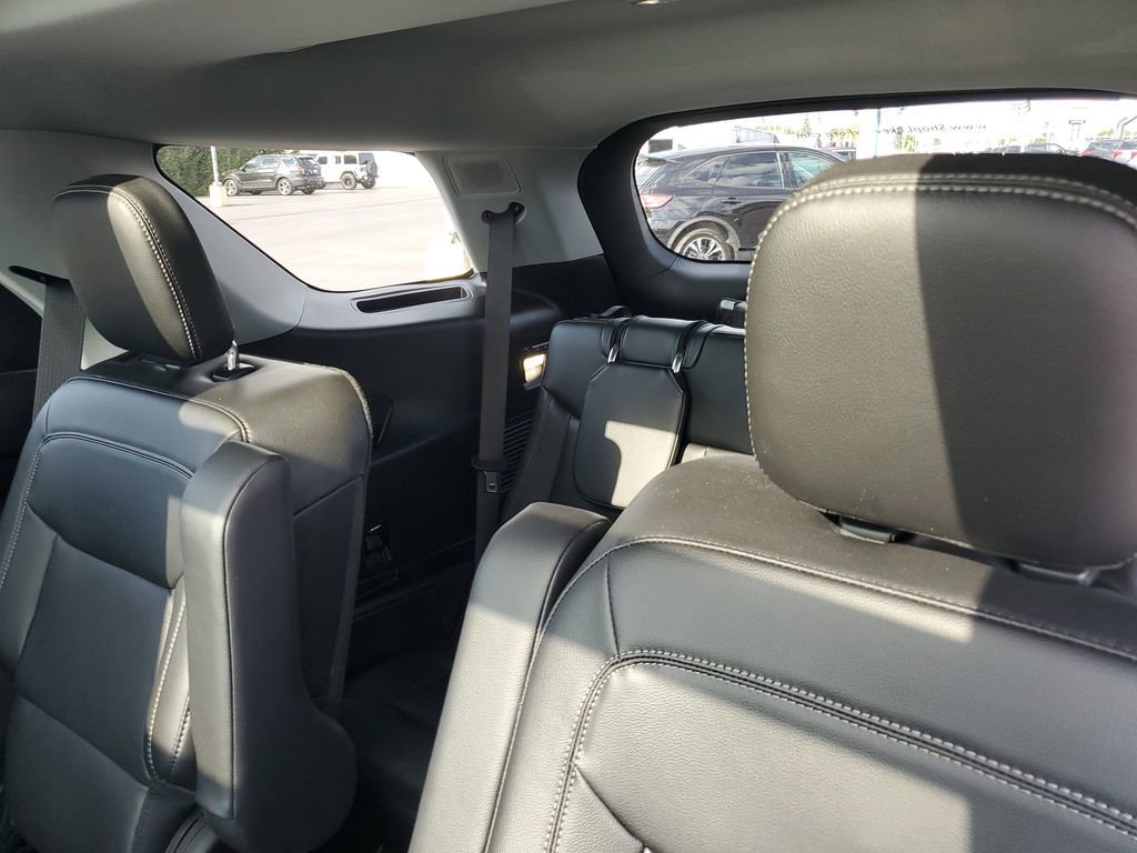 Used 2023 Ford Explorer Limited w/ Equipment Group 301A image 29