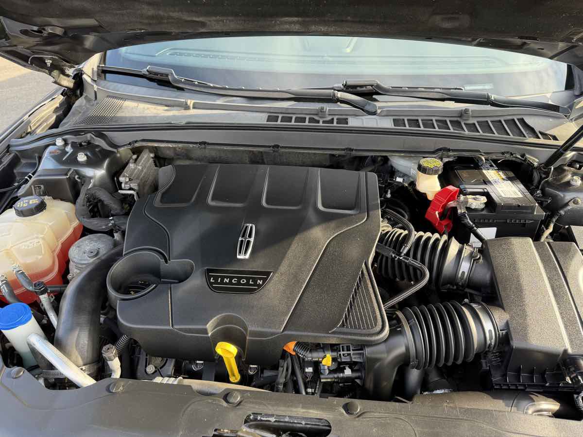 Used 2017 Lincoln Continental Reserve image 23