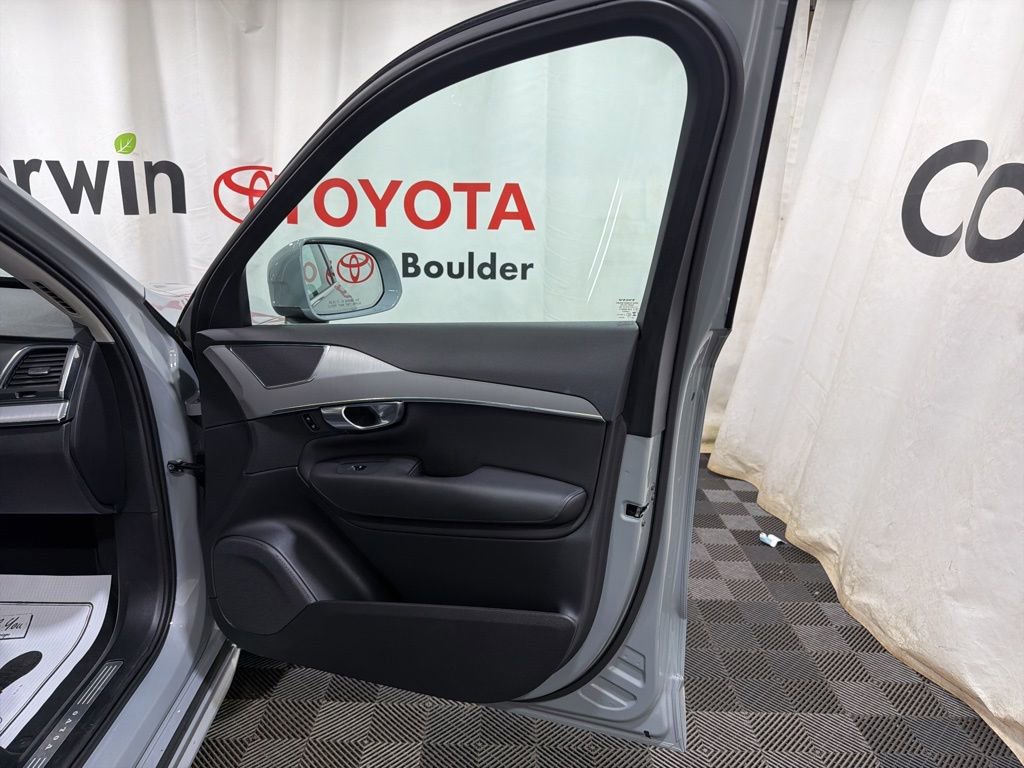 Used 2025 Volvo XC90 B5 Core AWD/4WD image 10