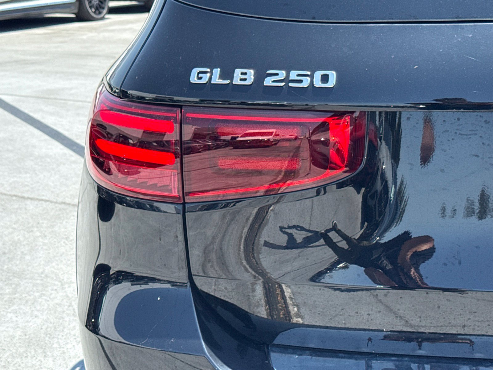 Used 2025 Mercedes-Benz GLB 250 image 6