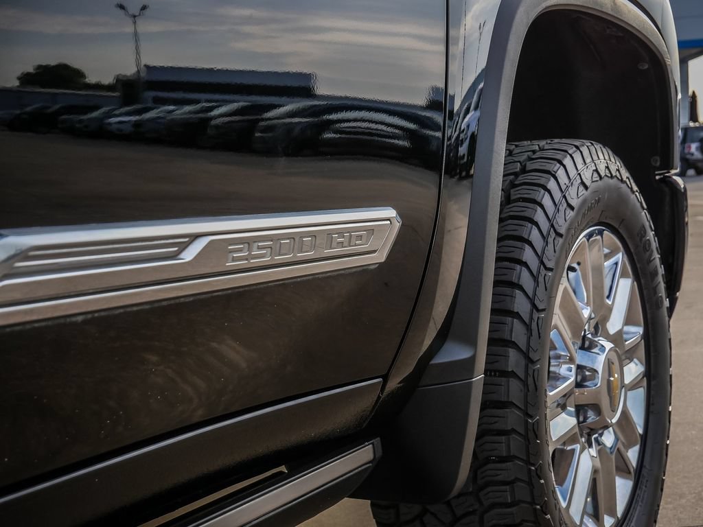 Used 2024 Chevrolet Silverado 2500 High Country w/ High Country Premium Package AWD/4WD image 10