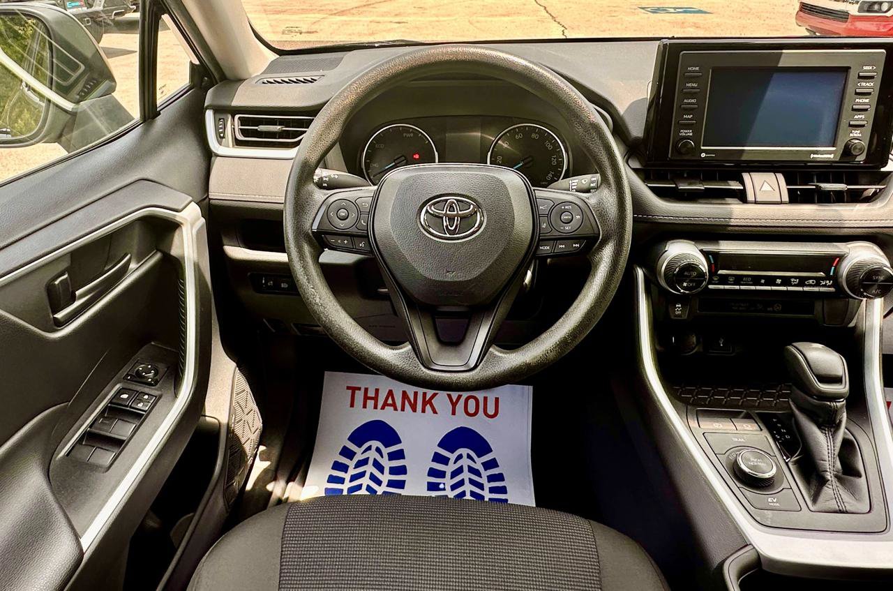 Used 2022 Toyota RAV4 LE AWD/4WD image 22
