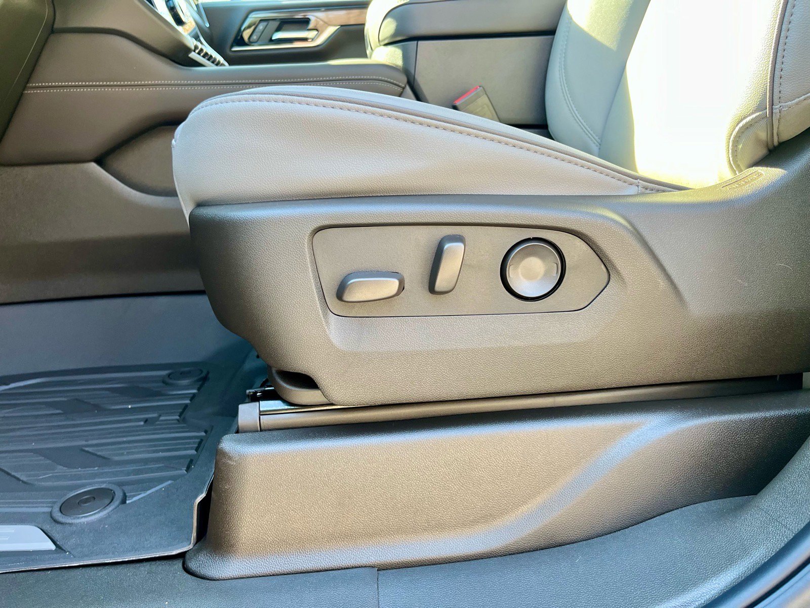 New 2026 GMC Yukon Elevation image 14