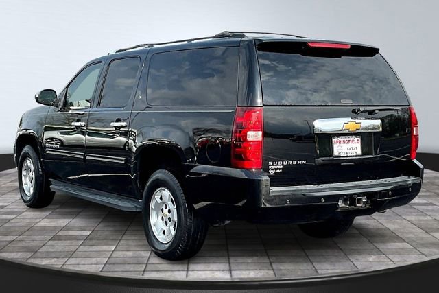 Used 2013 Chevrolet Suburban LT w/ Luxury Package image 4