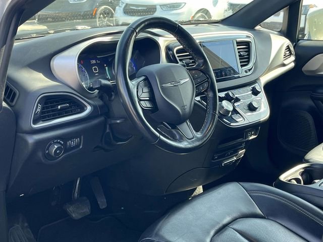 Used 2020 Chrysler Pacifica Touring-L w/ Advanced Safetytec Group image 12
