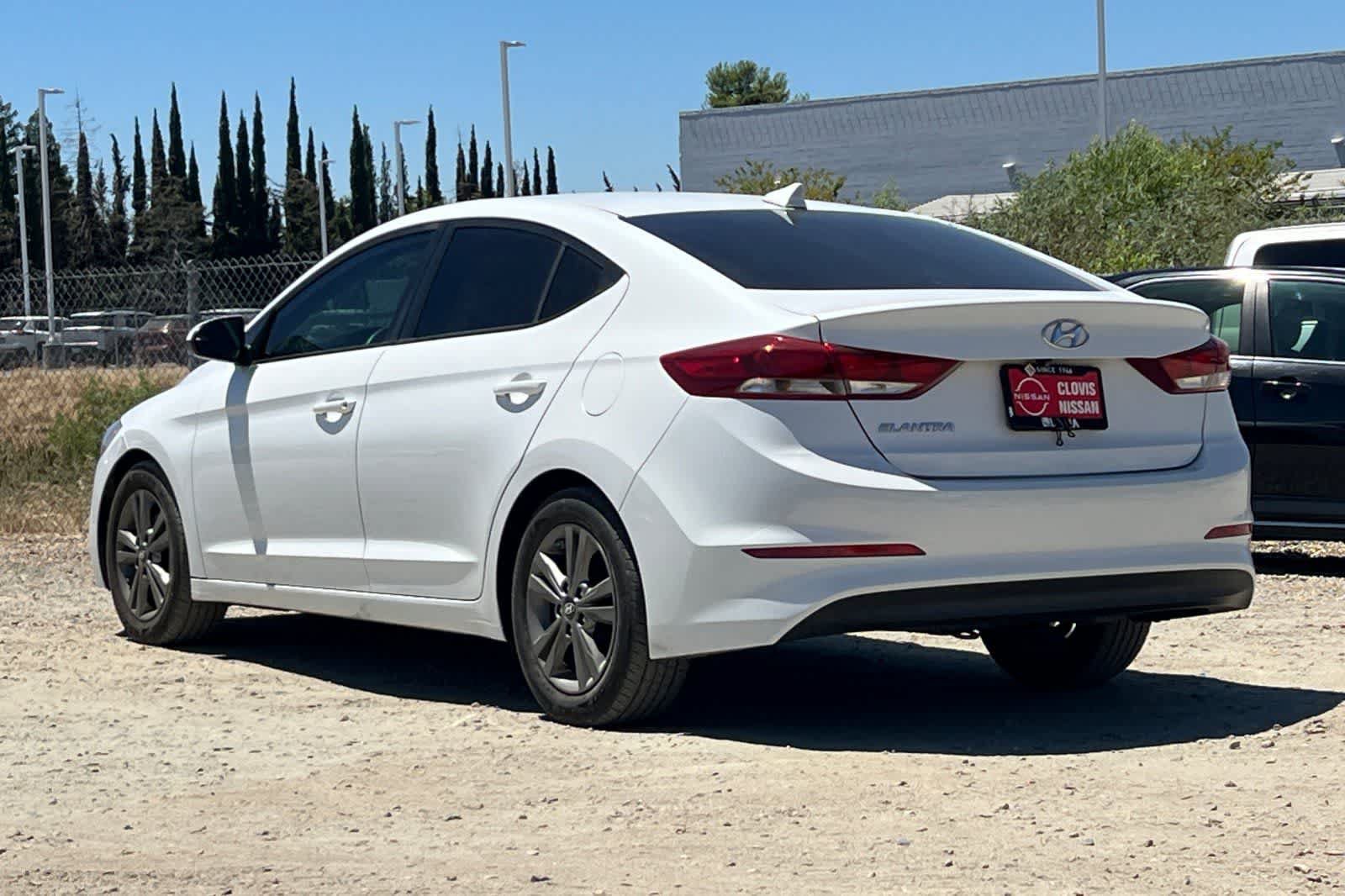 Used 2017 Hyundai Elantra SE FWD image 7