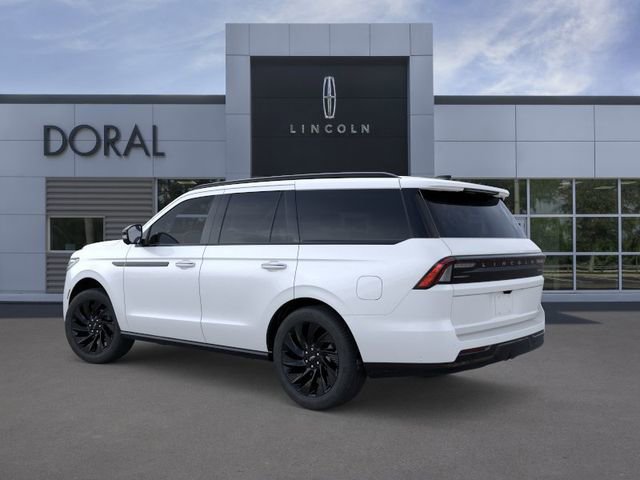 New 2026 Lincoln Navigator Reserve w/ Jet Appearance Package AWD/4WD image 4