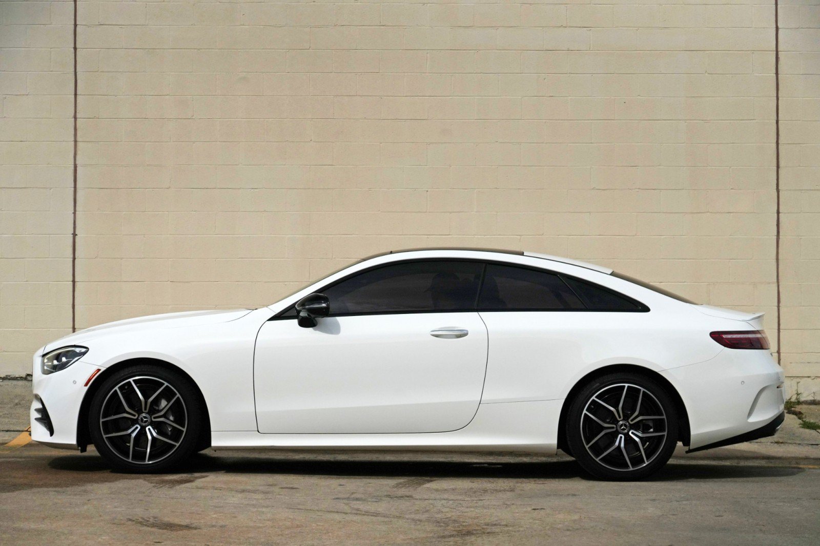 Used 2023 Mercedes-Benz E 450 Coupe w/ AMG Line image 9