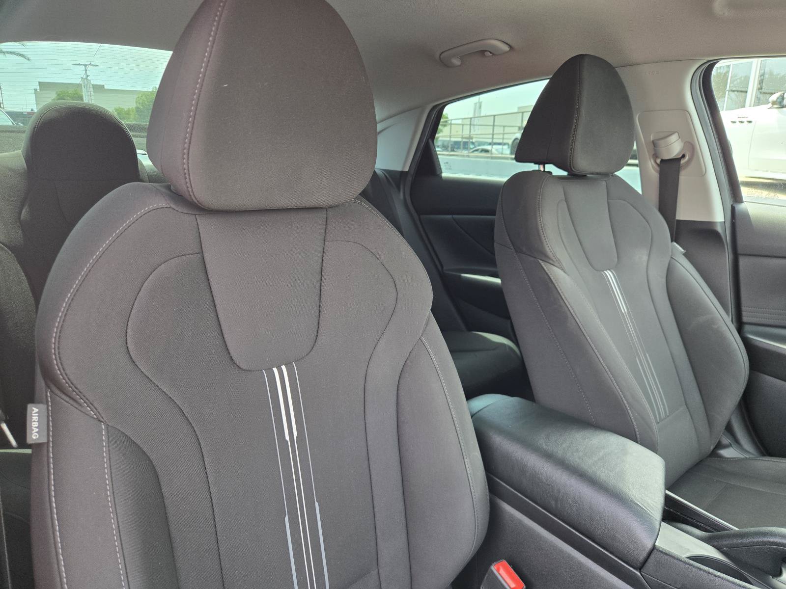 Used 2022 Hyundai Elantra SEL FWD image 31