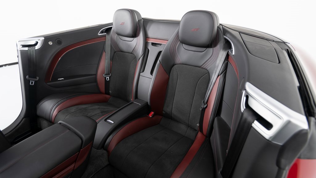 Used 2023 Bentley Continental GT V8 image 24