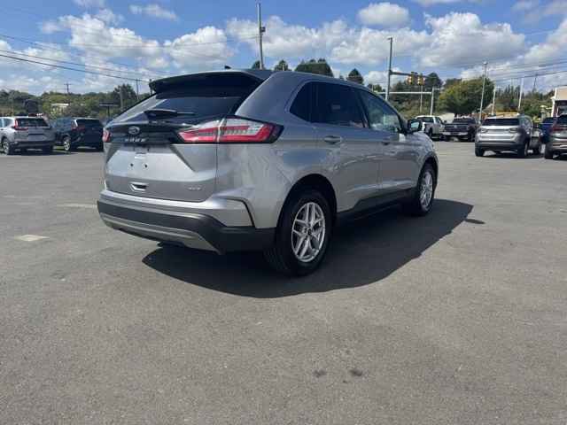Used 2023 Ford Edge SEL image 5