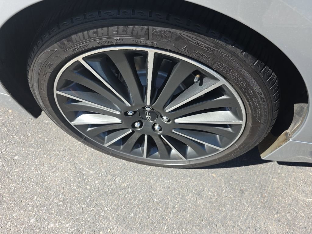 Used 2018 Lincoln MKZ Premiere FWD image 11