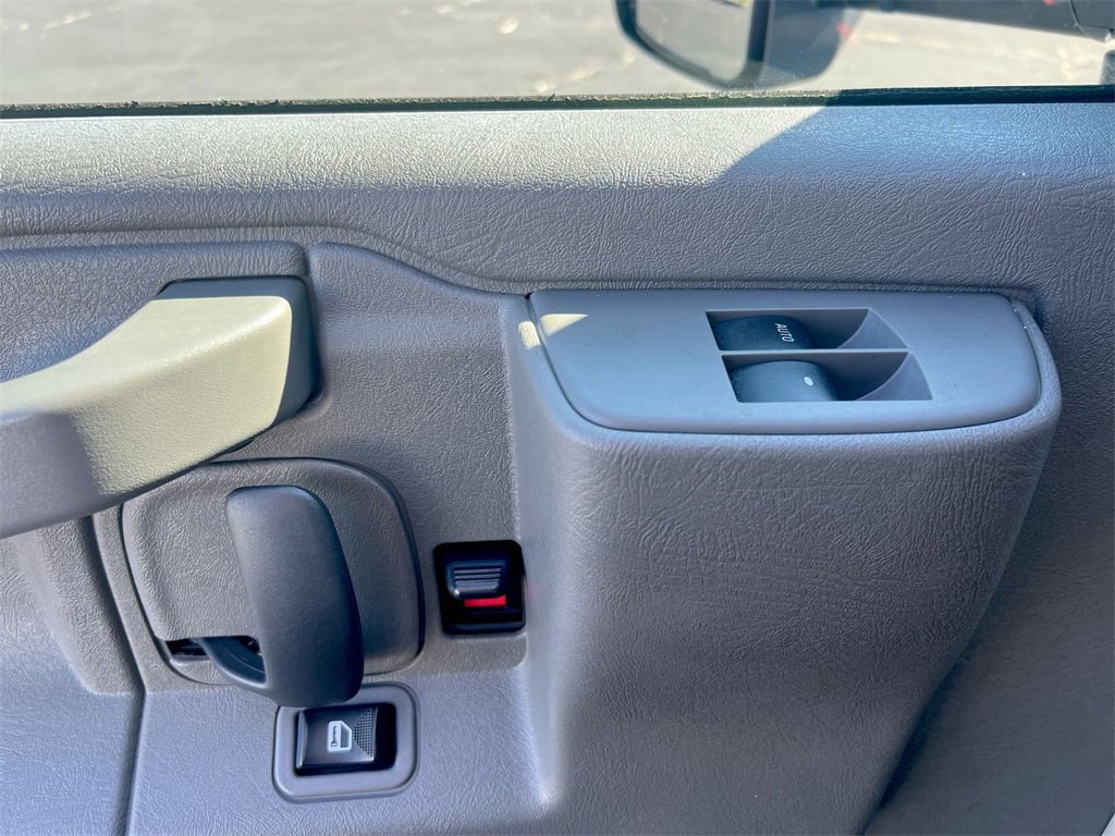 Used 2017 Chevrolet Express 3500 Work Van image 19