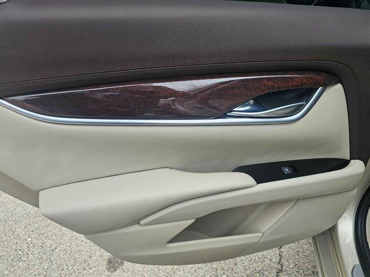 Used 2014 Cadillac XTS Premium image 22