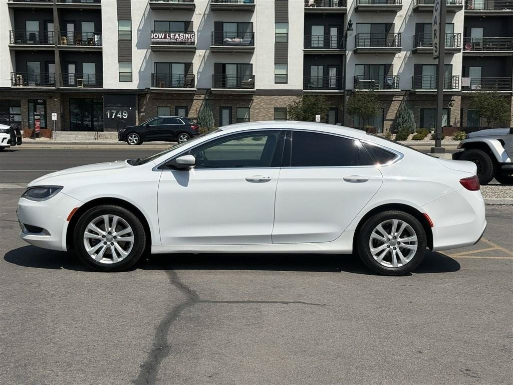 Used 2016 Chrysler 200 Limited FWD image 4