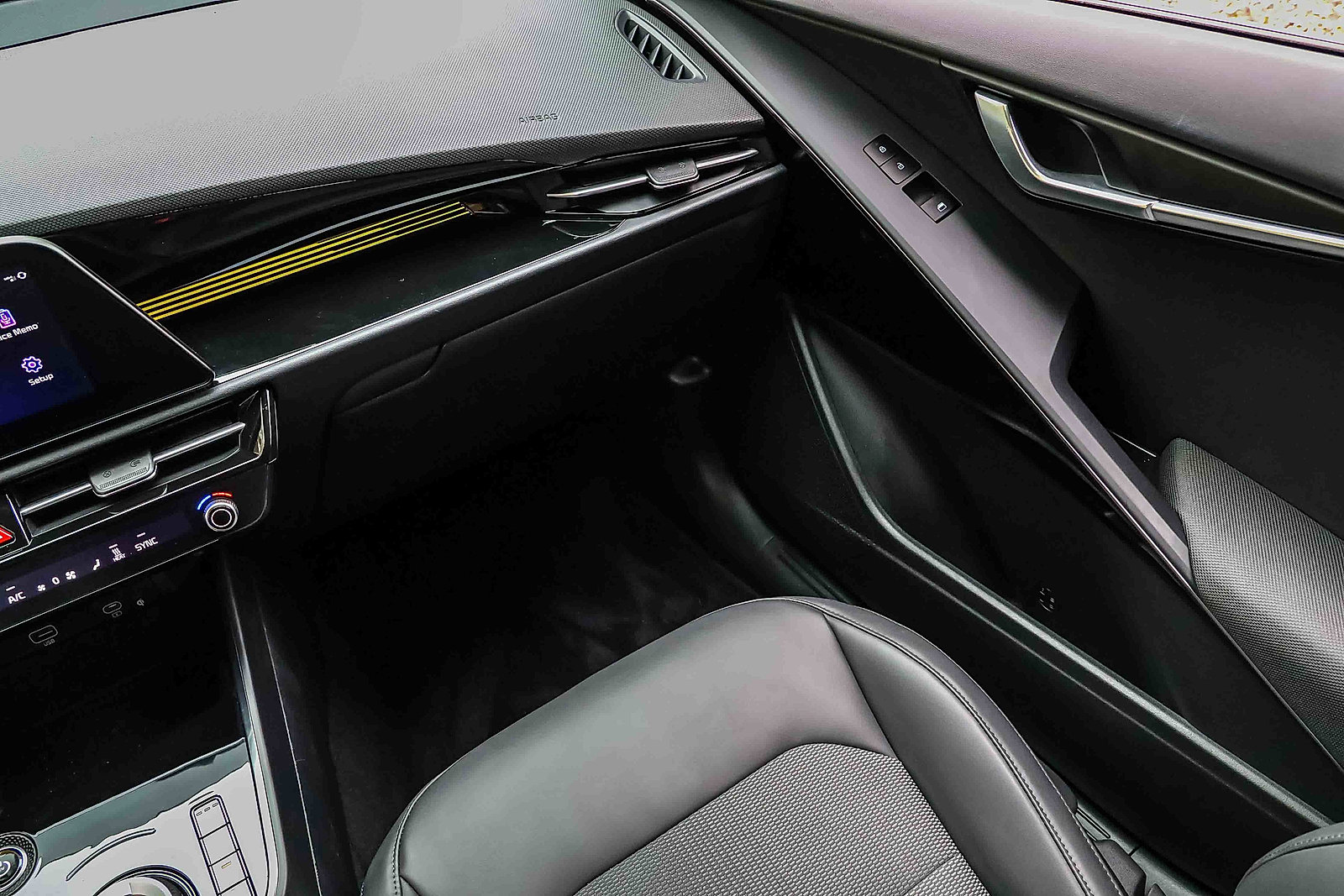 Certified 2024 Kia Niro Wind w/ Wind Preserve Package image 18