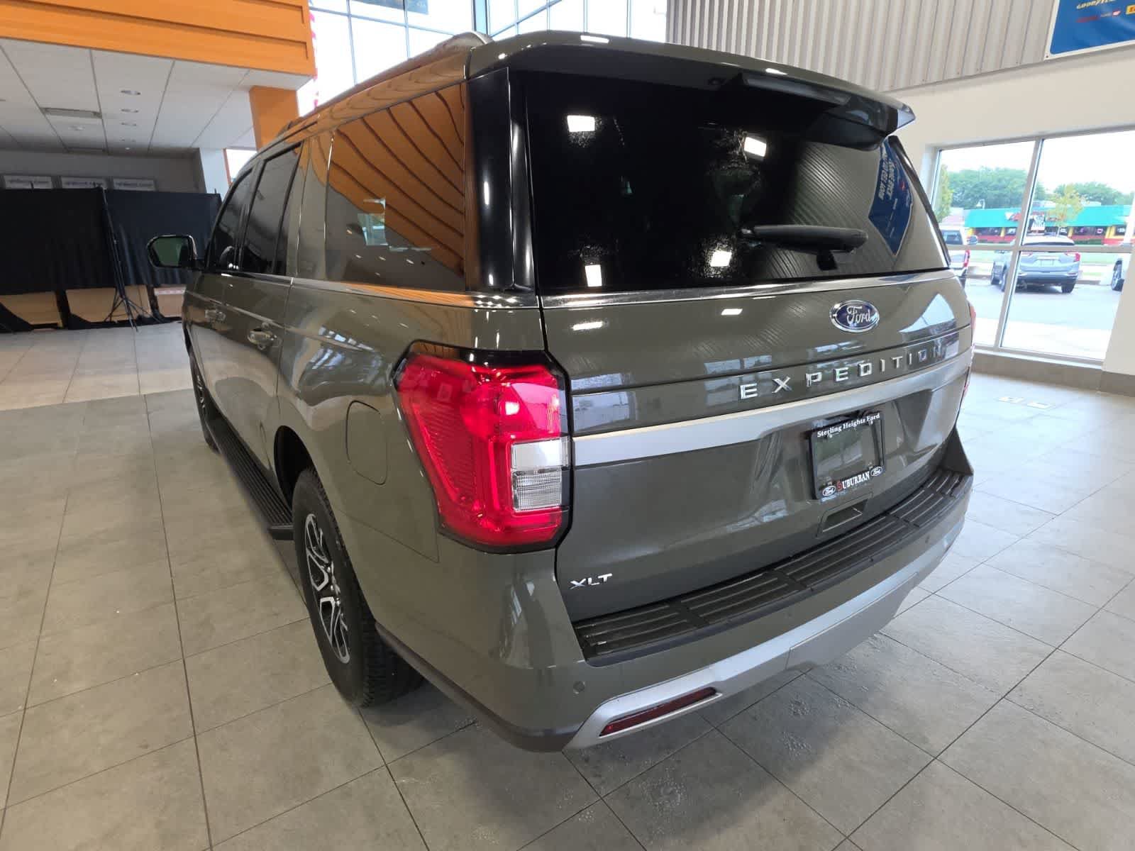 Used 2024 Ford Expedition XLT AWD/4WD image 10