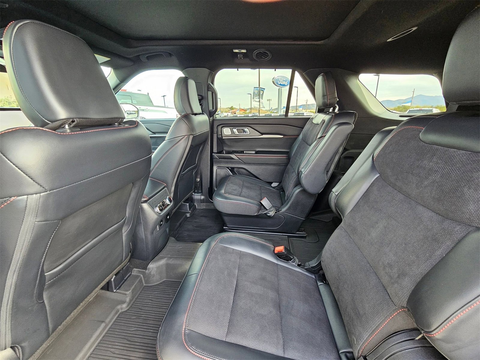 Used 2025 Ford Explorer ST image 20