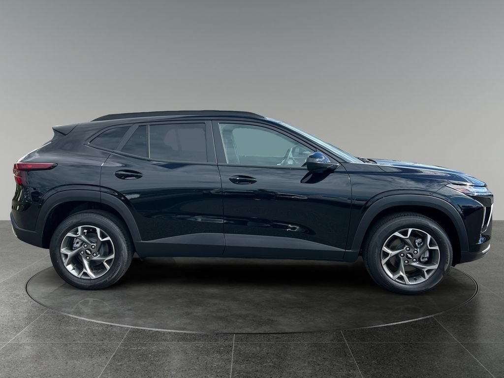New 2026 Chevrolet Trax LT w/ LT Convenience Package FWD image 10