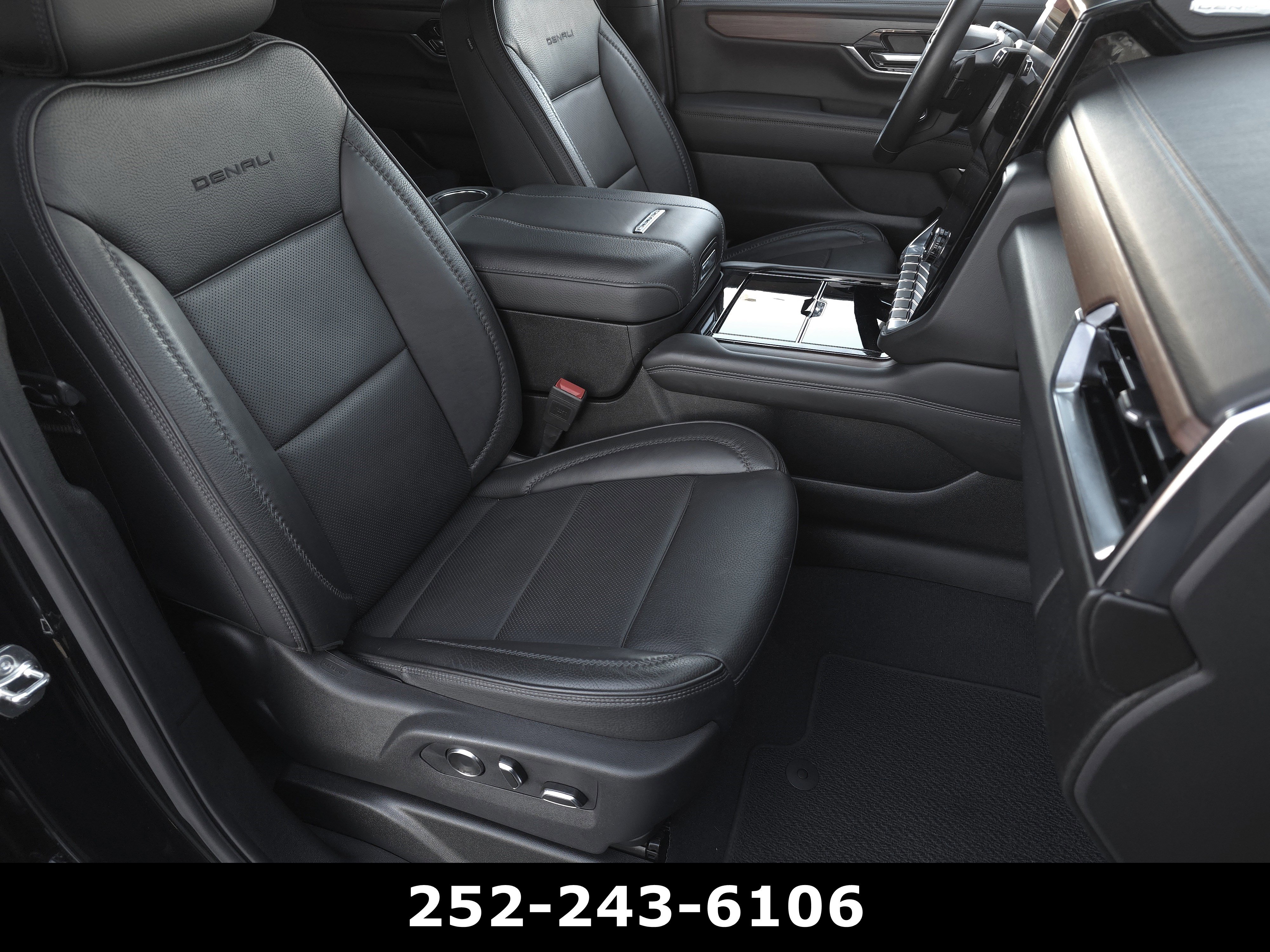 Used 2025 GMC Yukon Denali AWD/4WD image 52