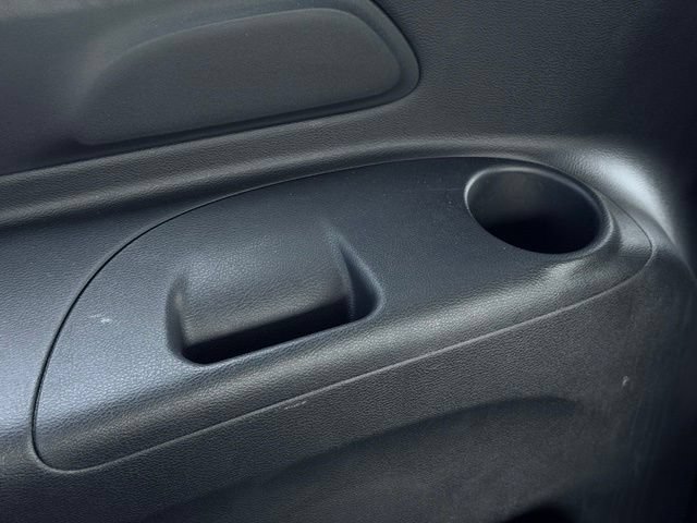 Used 2025 Chrysler Pacifica Select FWD image 25