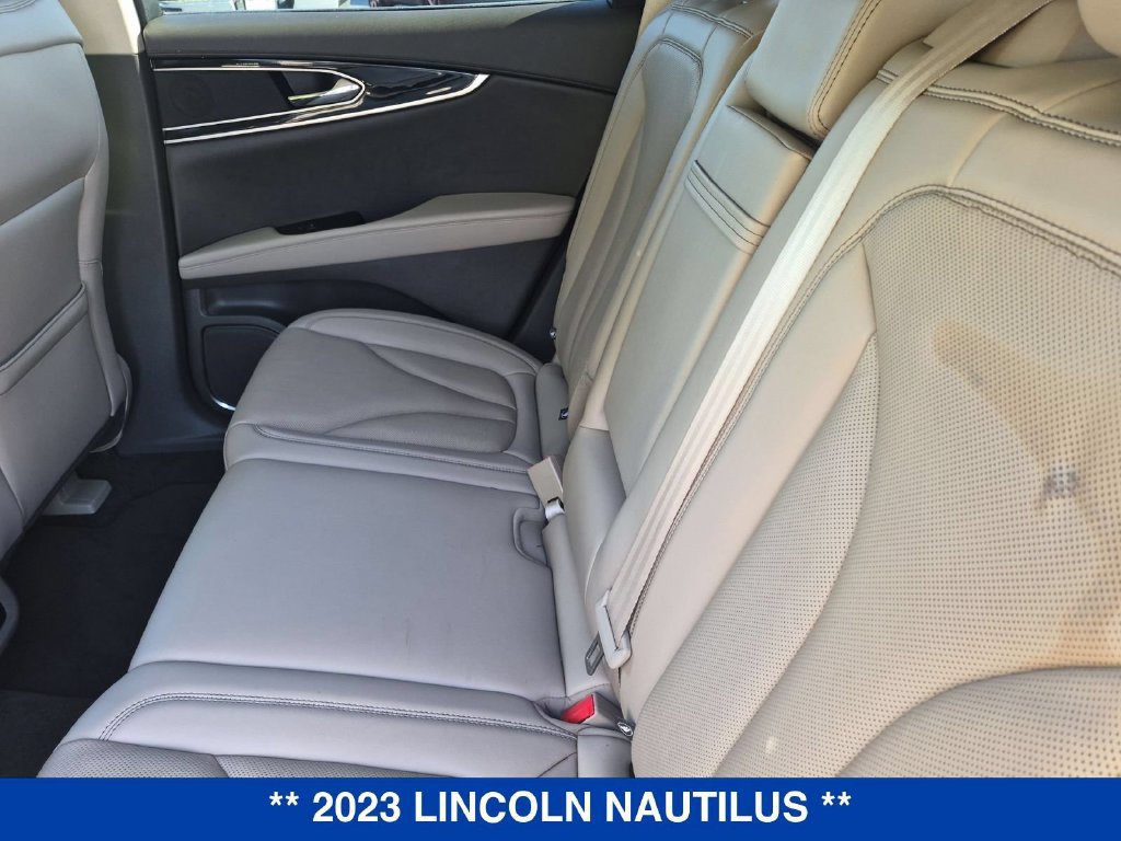Used 2023 Lincoln Nautilus Reserve w/ Cargo Utility Package AWD/4WD image 18