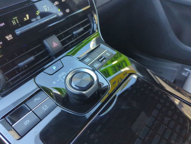 Used 2025 Subaru Solterra Premium image 30