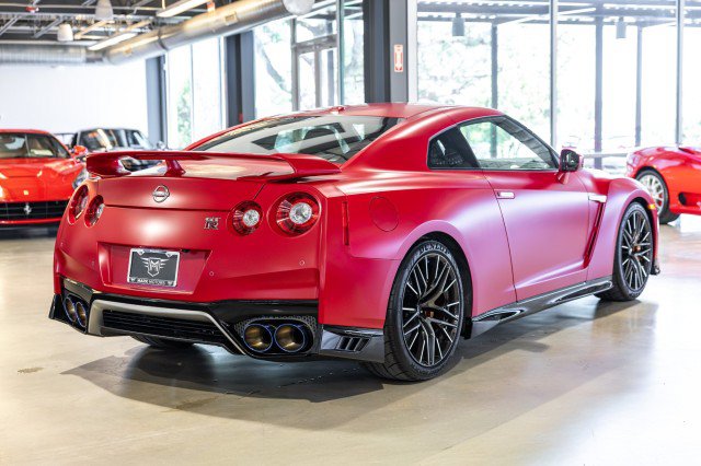 Used 2023 Nissan GT-R Premium w/ Premium Interior Package AWD/4WD image 6