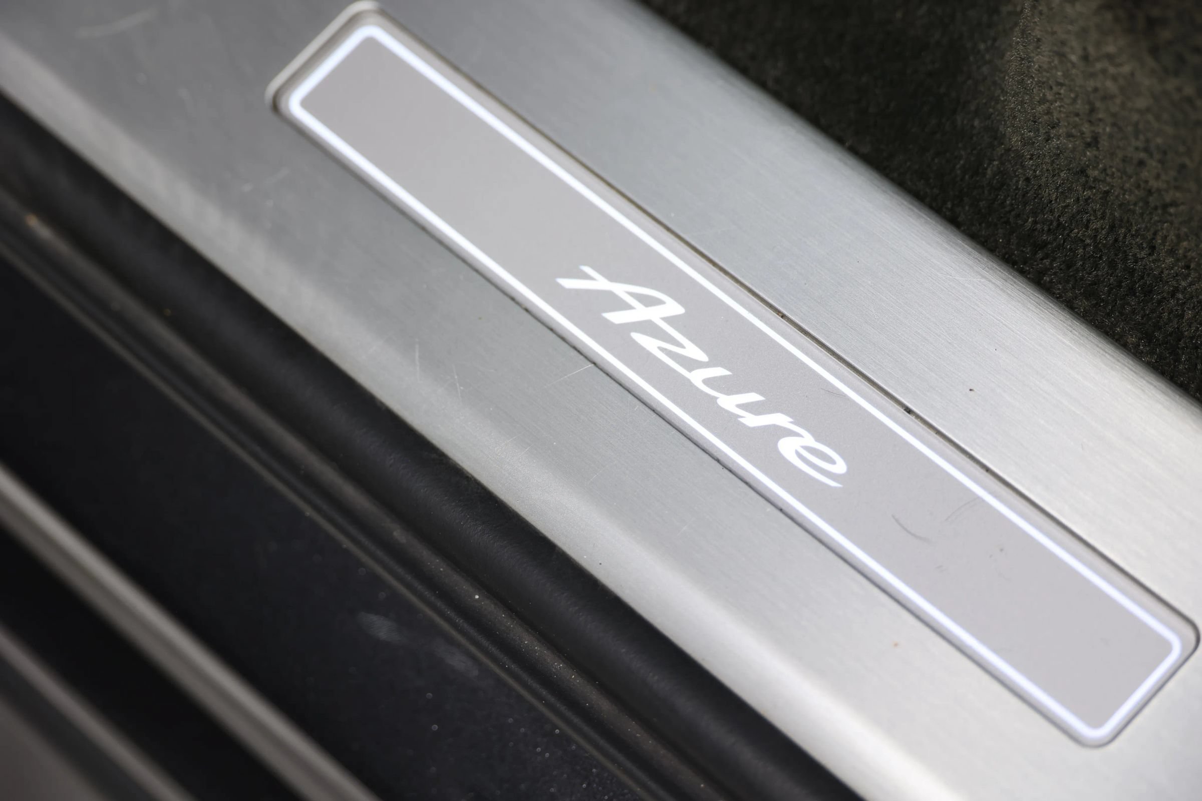 Used 2023 Bentley Bentayga Extended Wheelbase AWD/4WD image 19