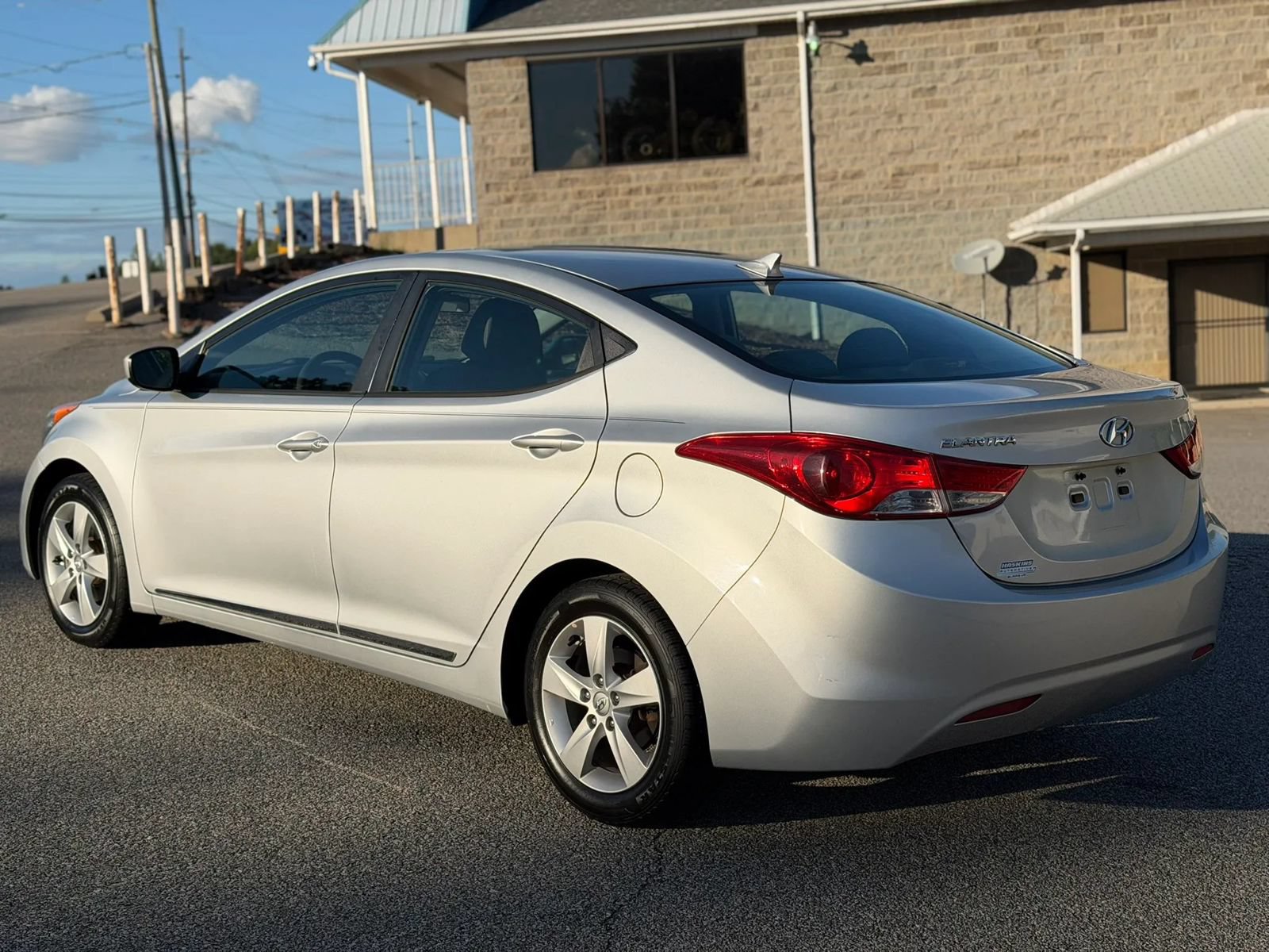 Used 2013 Hyundai Elantra GLS FWD image 3