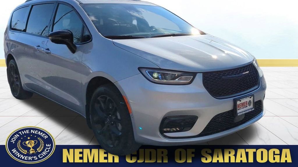 New 2026 Chrysler Pacifica Limited w/ S Appearance Package image 3