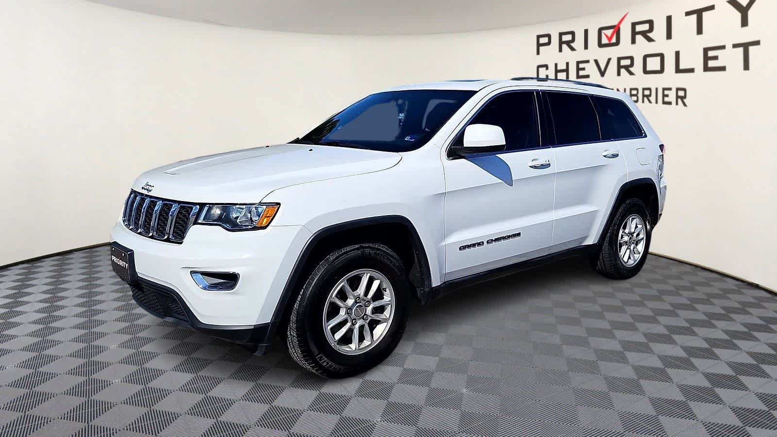 Used 2020 Jeep Grand Cherokee Laredo AWD/4WD image 4