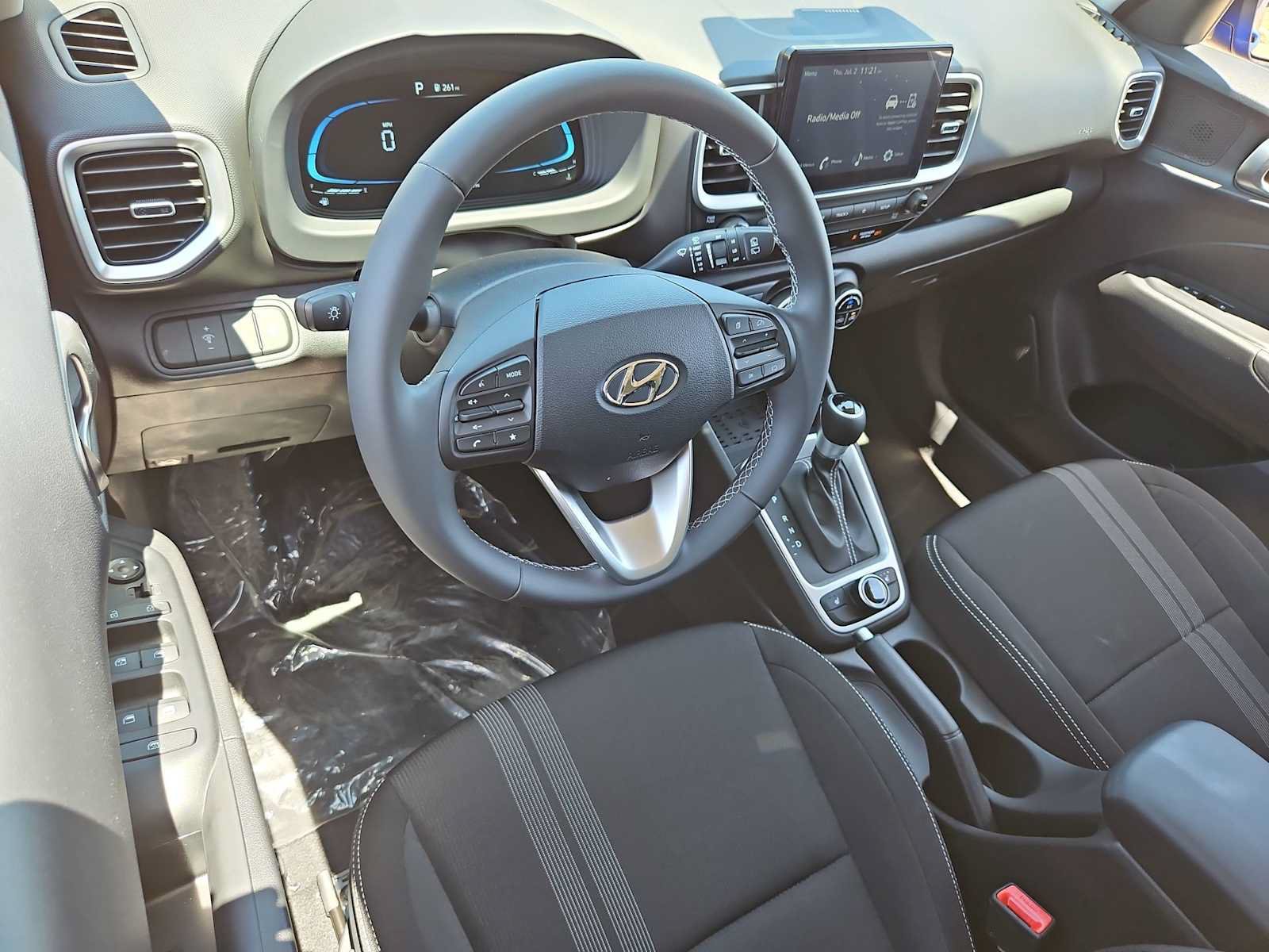 Certified 2026 Hyundai Venue SEL FWD image 10