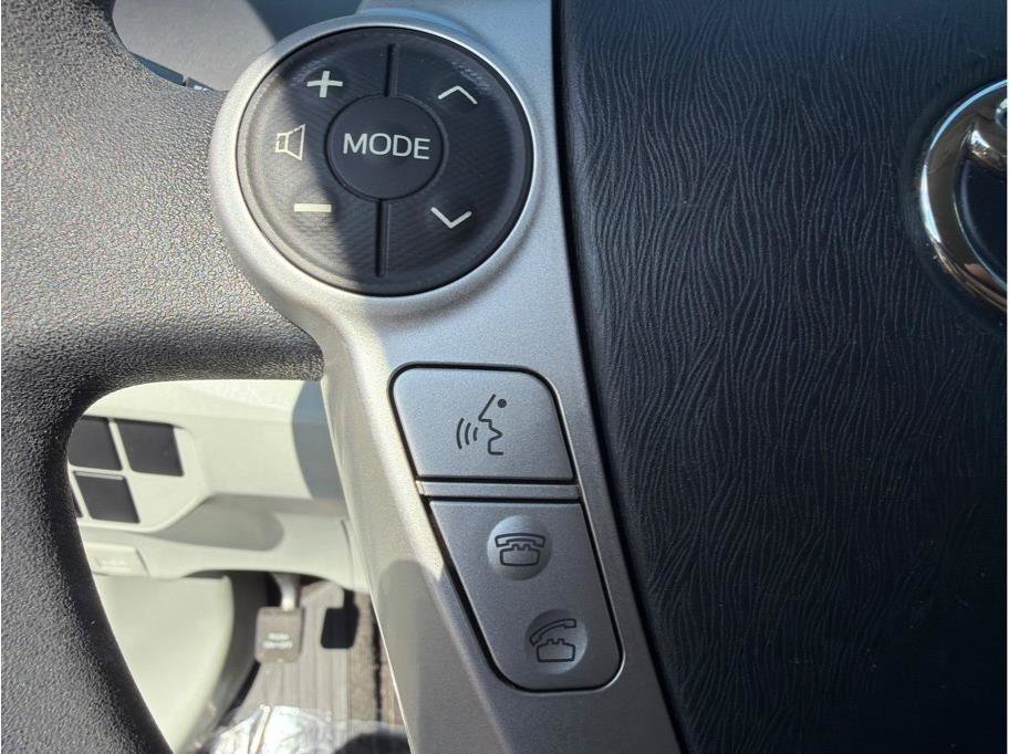 Used 2014 Toyota Prius Three FWD image 17