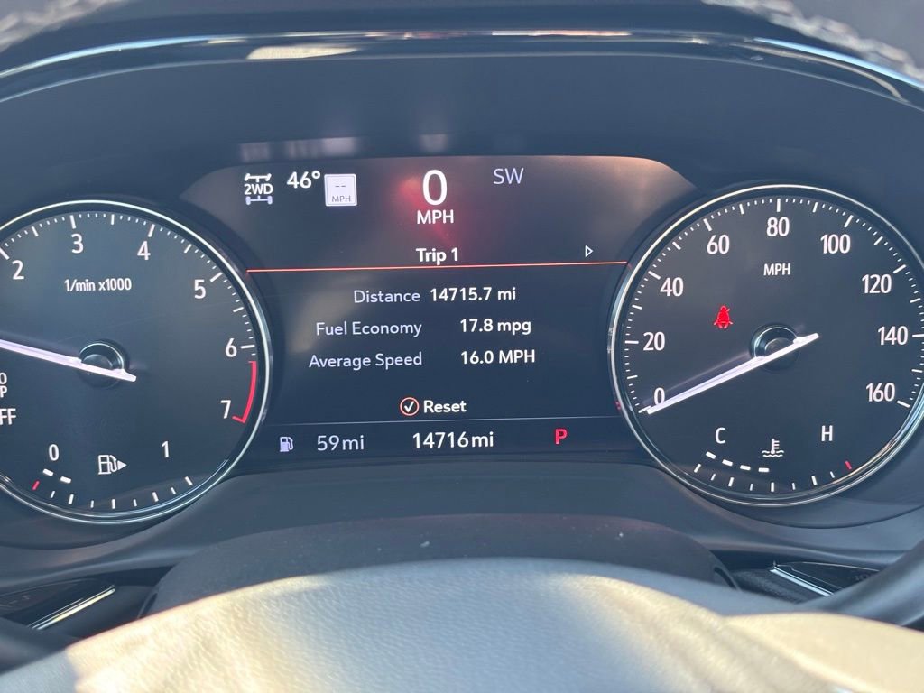 Used 2023 Buick Envision Avenir image 39