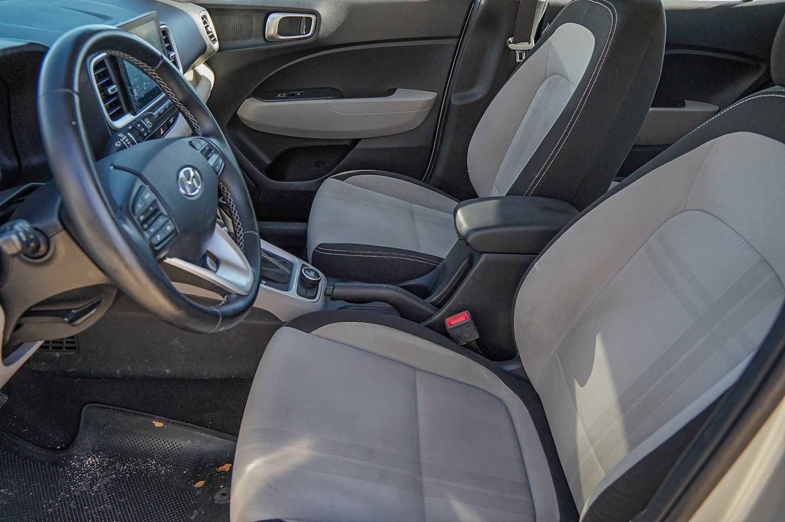 Used 2022 Hyundai Venue SEL image 10