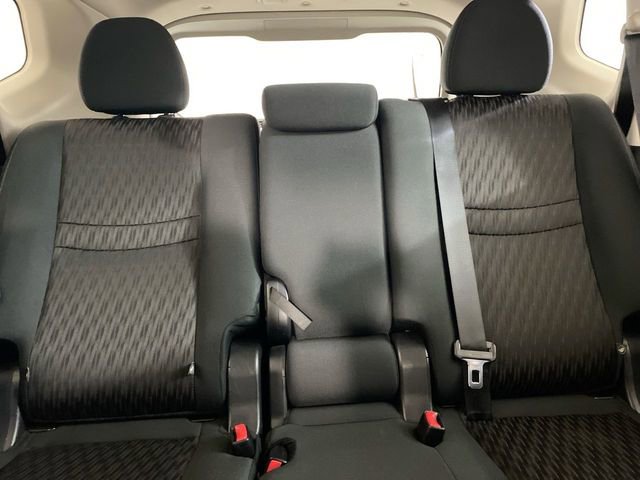 Used 2019 Nissan Rogue S AWD/4WD image 13