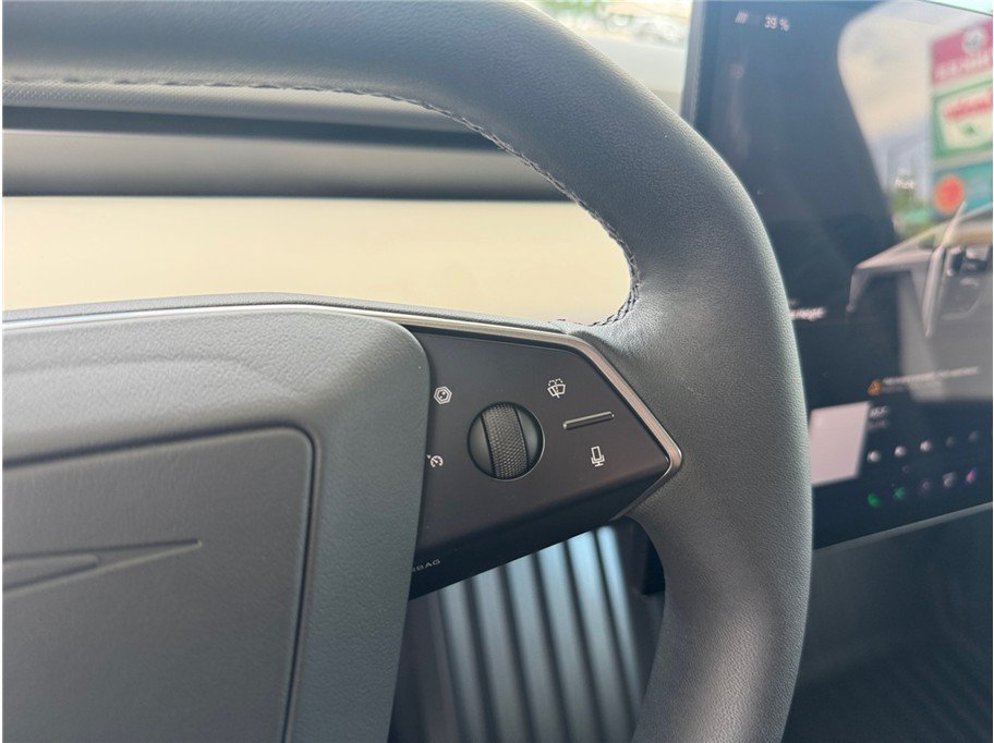 Used 2024 Tesla Cybertruck AWD Crew Cab image 22