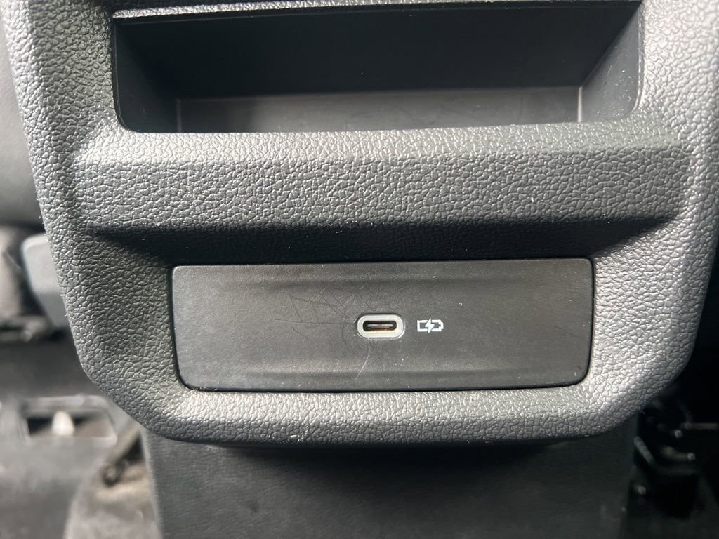 Used 2024 Volkswagen Taos SE image 27