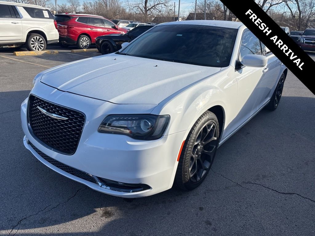 Used 2019 Chrysler 300 S image 4