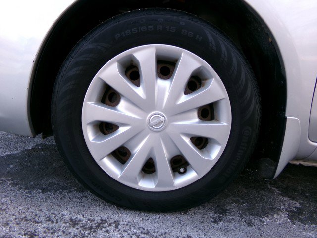 Used 2014 Nissan Versa SV image 21